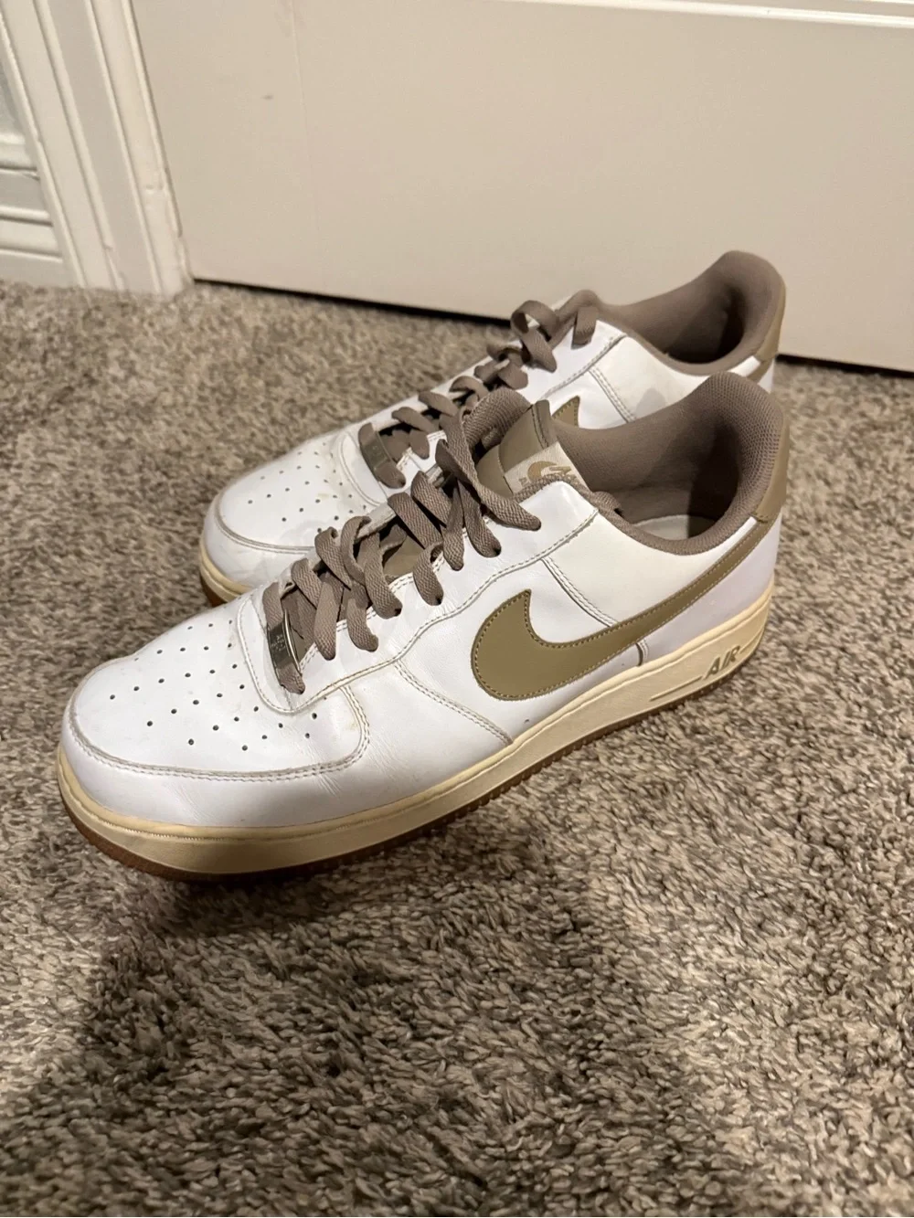 Nike Men’s Low-Top Air Force One Sneakers in White and Olive Drab